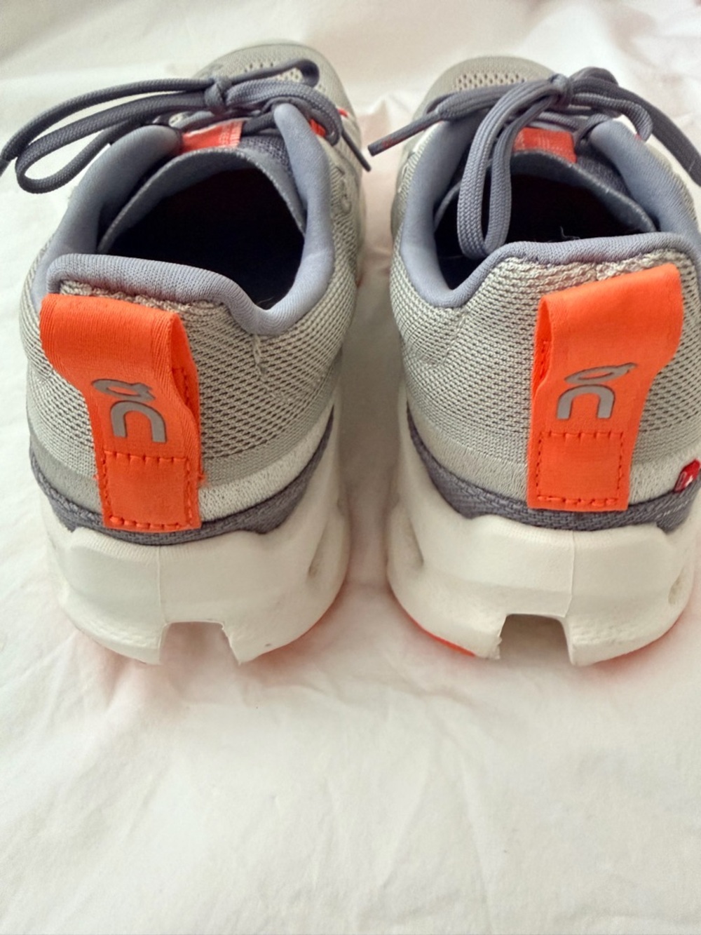 On Cloudsurfer Trail tennis shoes women’s 9 M - Picture 3 of 4